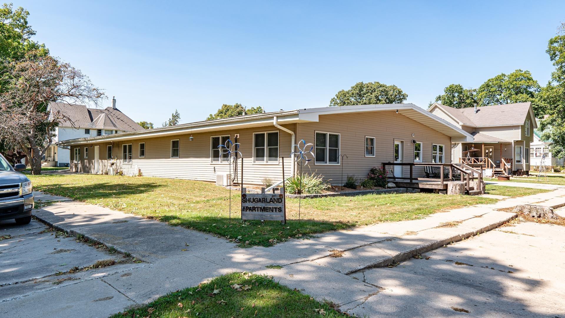 416 Mitchell St, Ackley, IA 50601