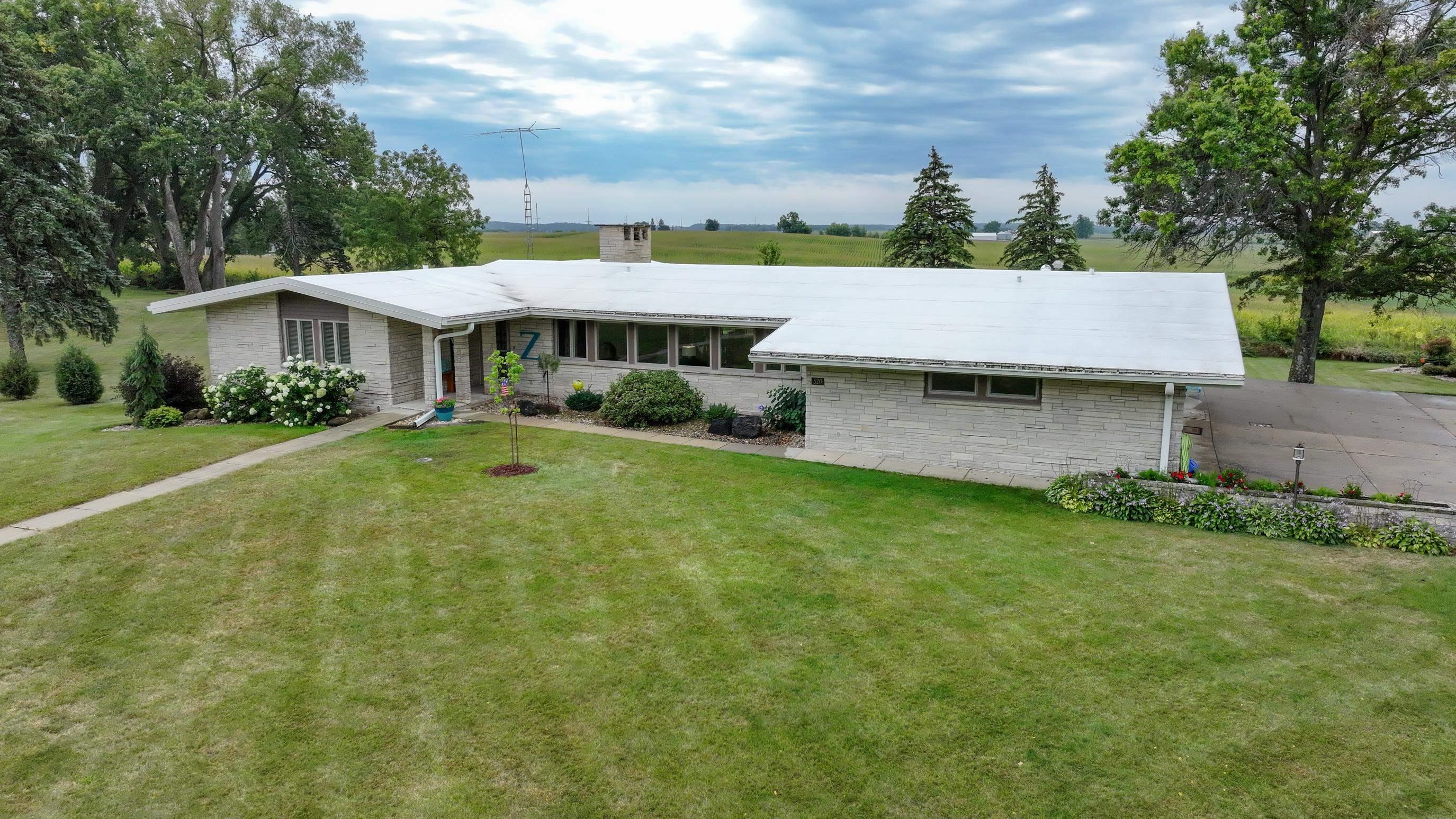 520 W Mission St, Strawberry Point, IA 52076