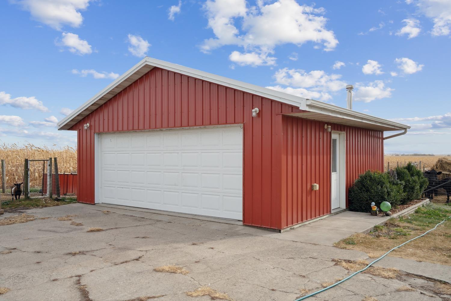 2868 Daniel Ave, Brandon, IA 52210