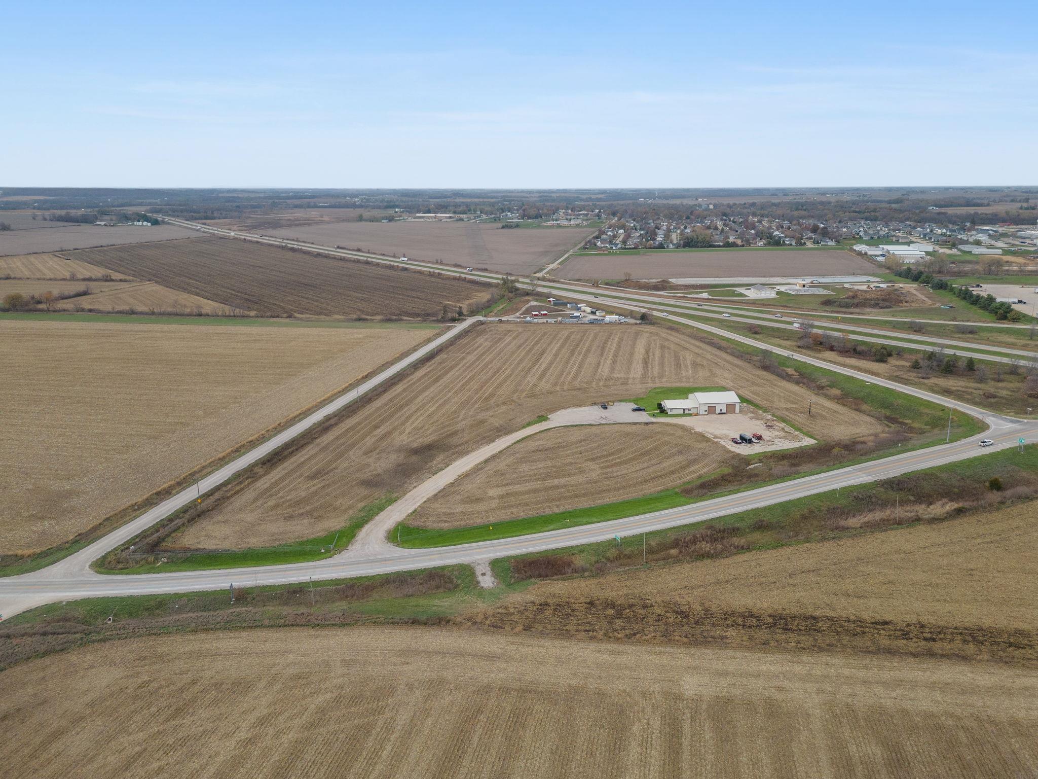 4299 Lewis Access Rd, Center Point, IA 52213