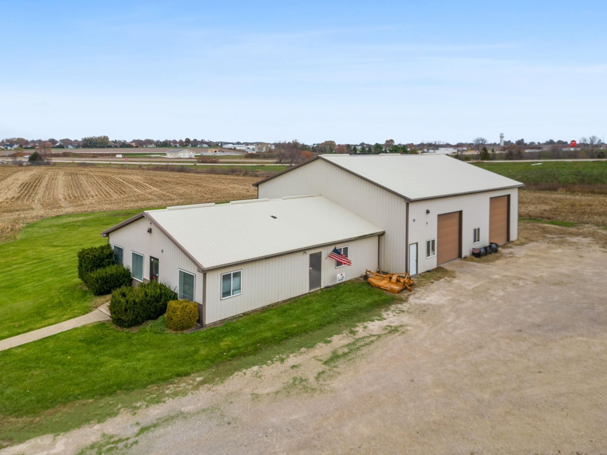 4299 Lewis Access Rd, Center Point, IA 52213