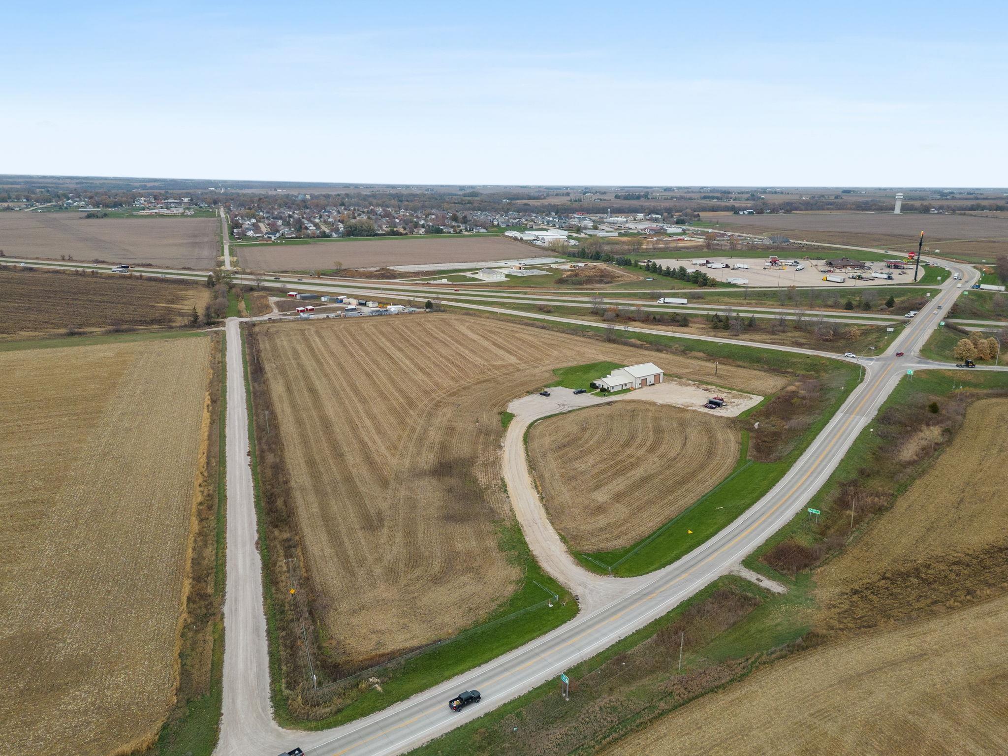 4299 Lewis Access Rd, Center Point, IA 52213