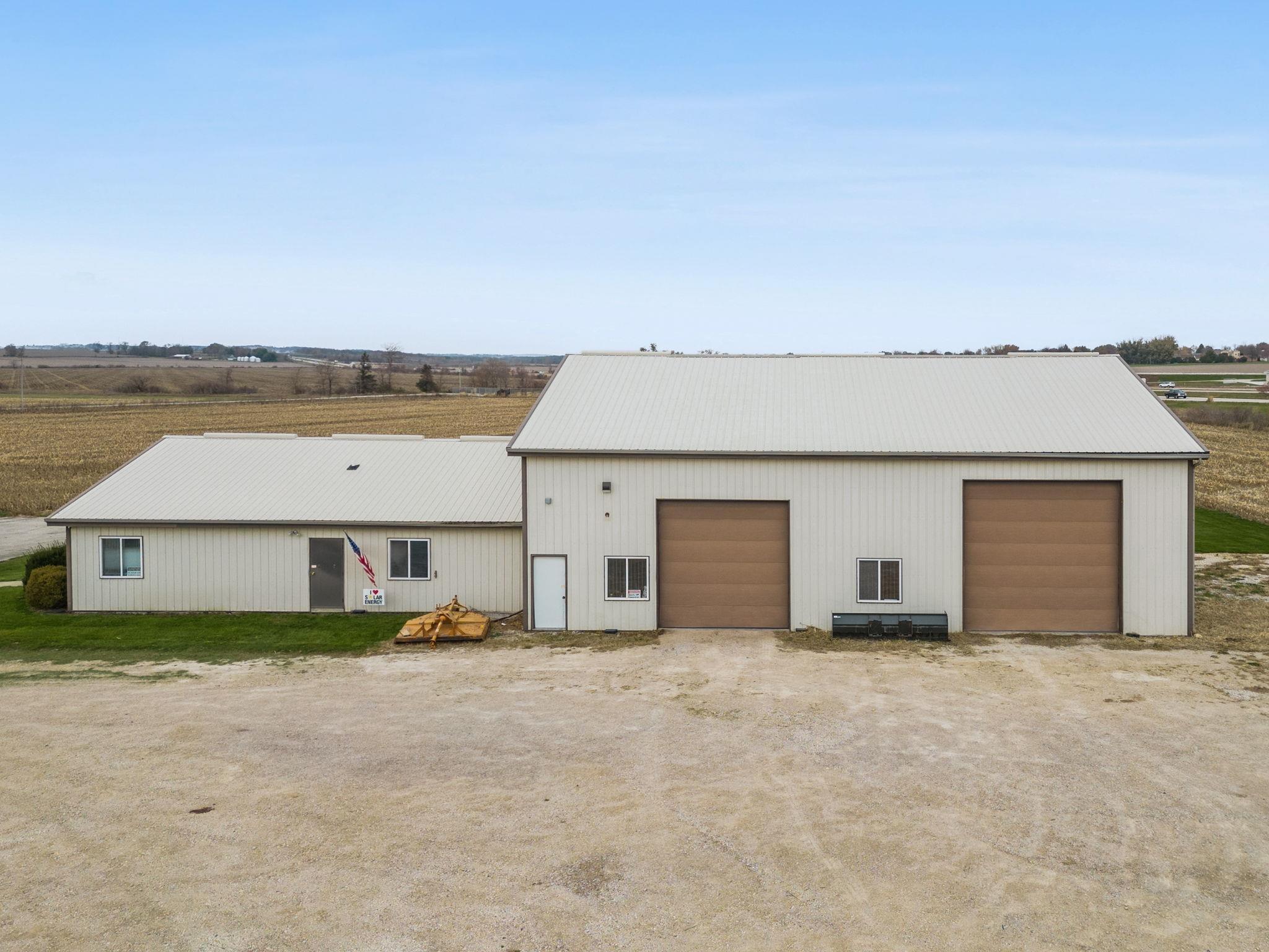 4299 Lewis Access Rd, Center Point, IA 52213