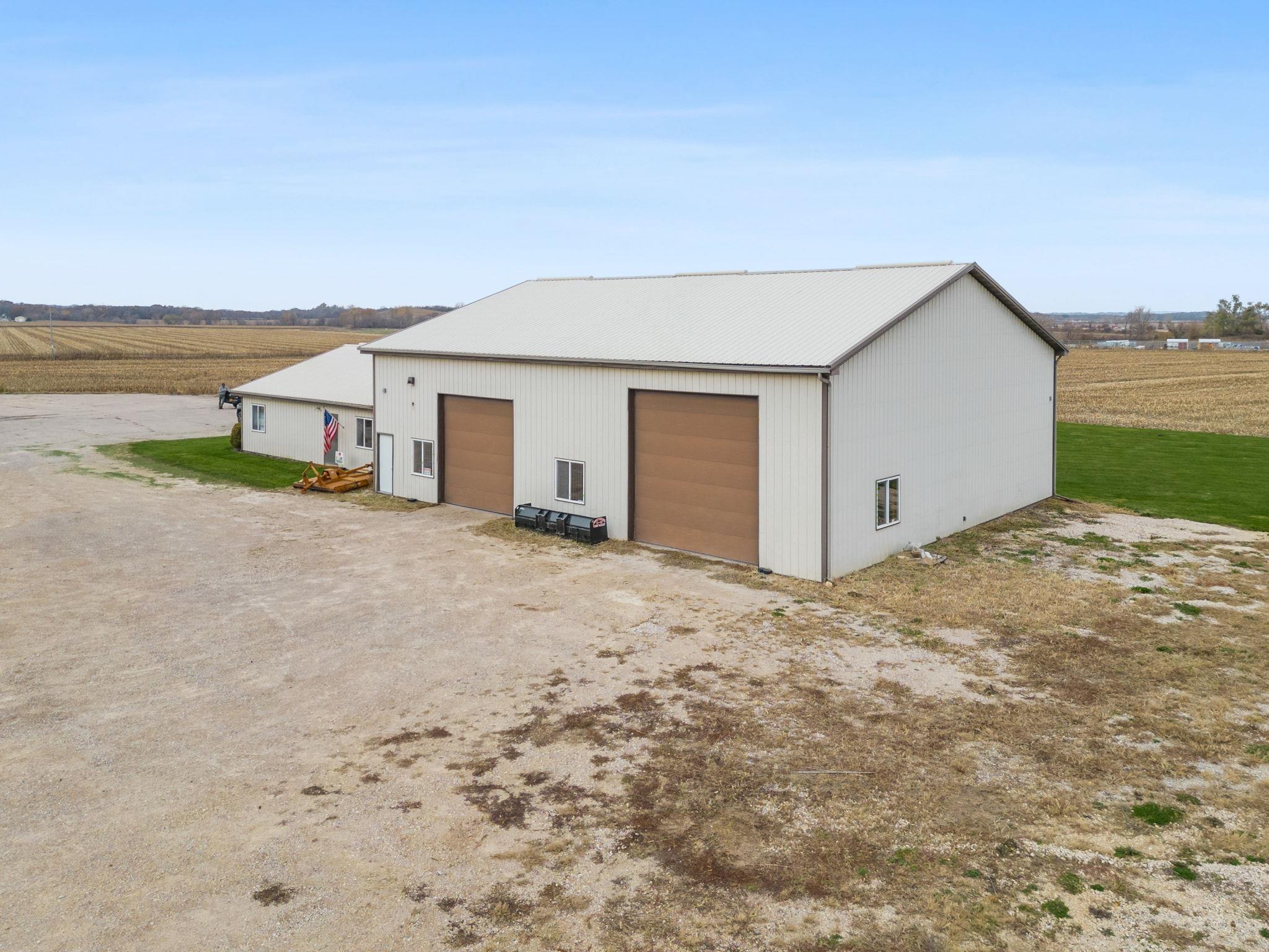 4299 Lewis Access Rd, Center Point, IA 52213