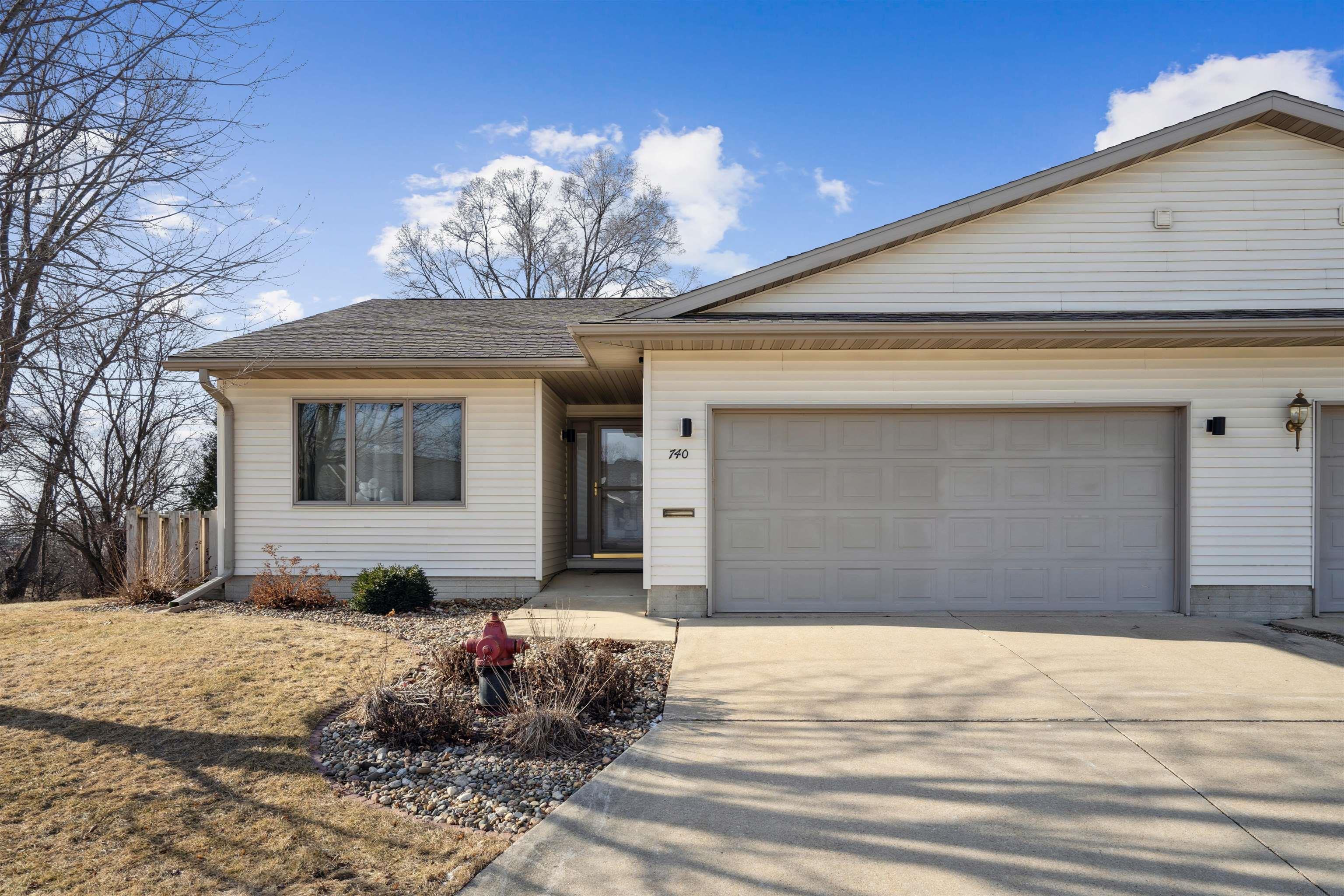 740 Southlawn Terrace, Oelwein, IA 50662