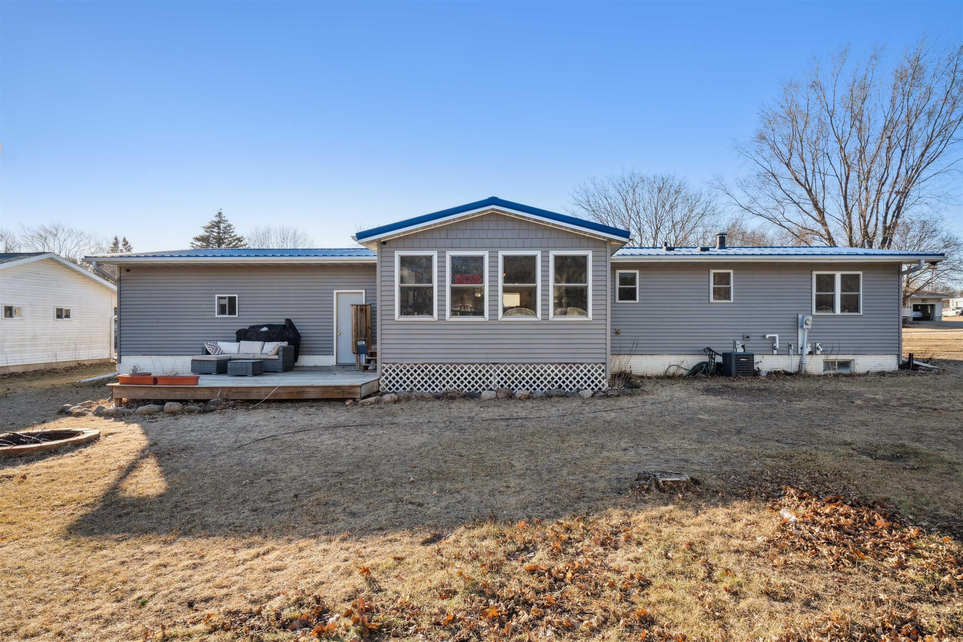 206 Westwood Ave., Strawberry Point, IA 52076