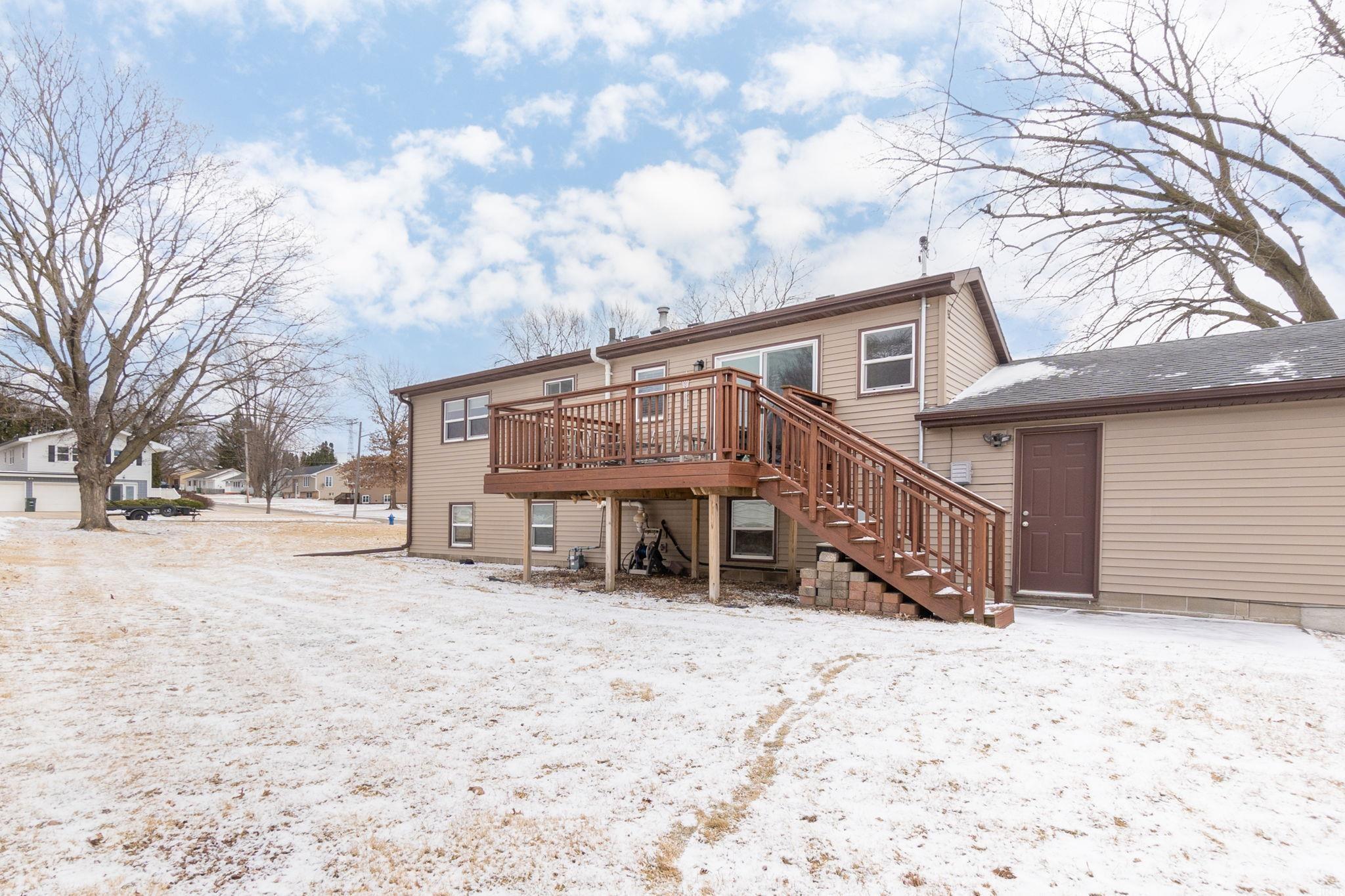 1221 Columbus Dr., Waterloo, IA 50701