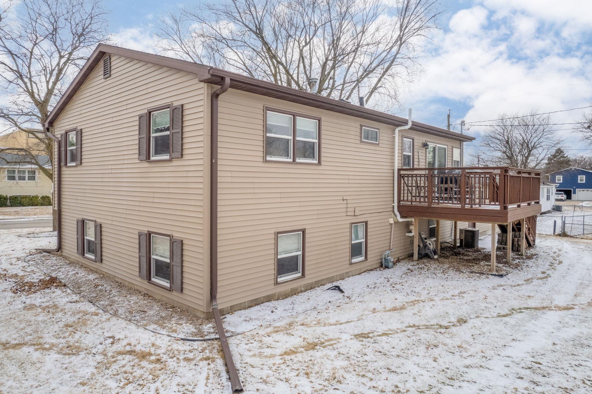 1221 Columbus Dr., Waterloo, IA 50701