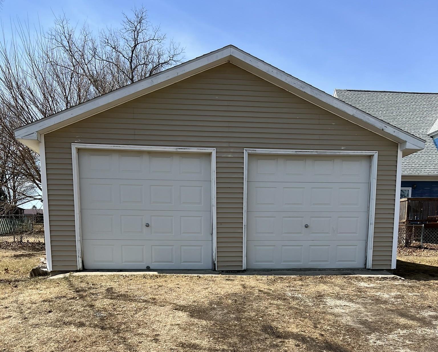 308 E State St, Fayette, IA 52142