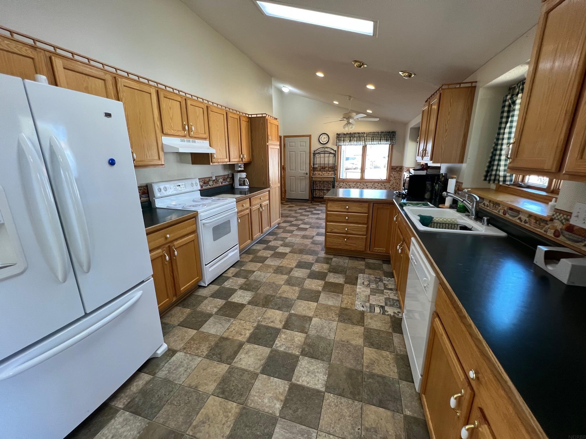 405 Clay St, Clermont, IA 52135