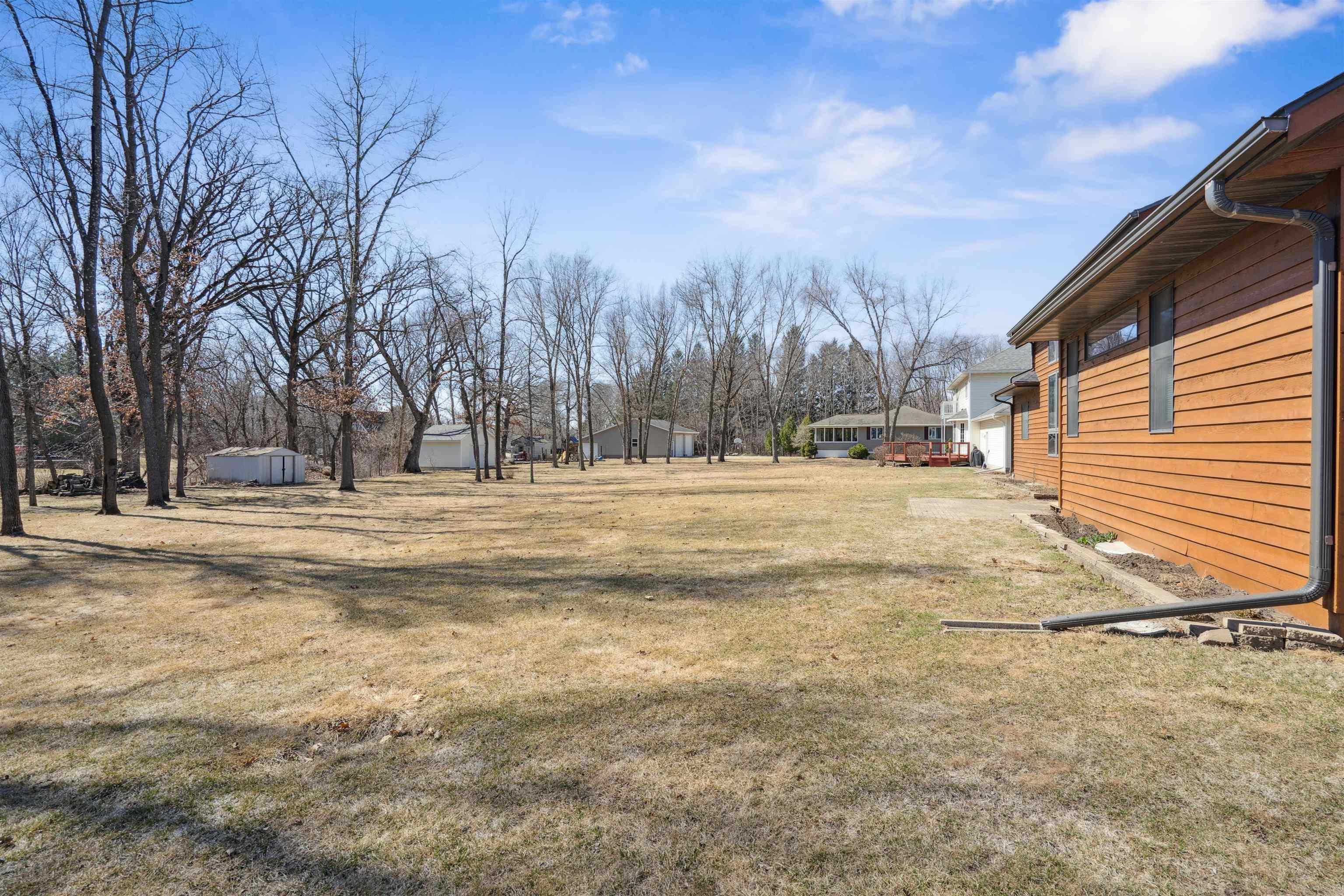 508 Cedar Dr, Fairbank, IA 50629